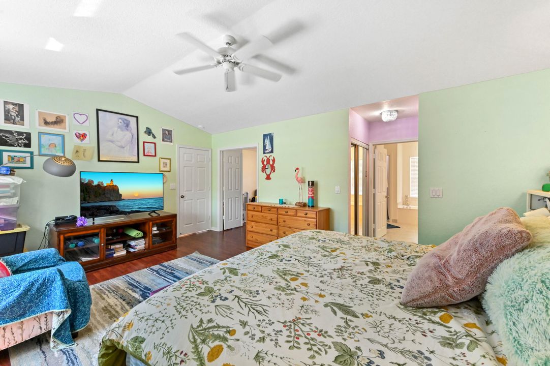 Active With Contract: $599,900 (5 beds, 3 baths, 2372 Square Feet)