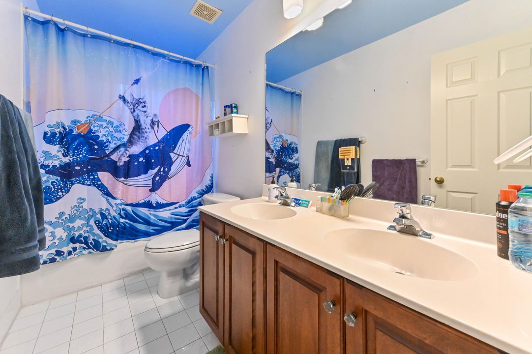 Active With Contract: $599,900 (5 beds, 3 baths, 2372 Square Feet)