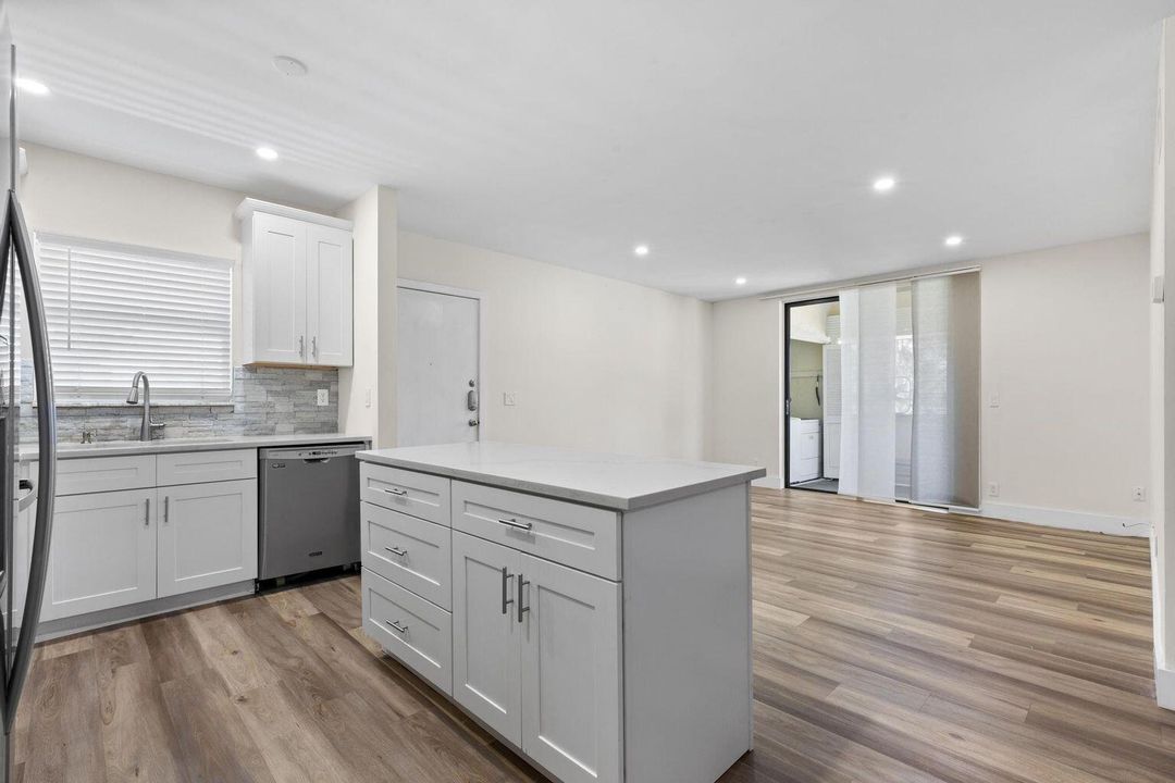 En Venta: $175,000 (2 camas, 2 baños, 950 Pies cuadrados)