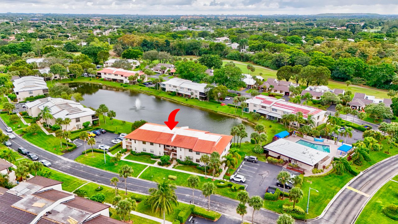 For Sale: $359,000 (2 beds, 2 baths, 1216 Square Feet)