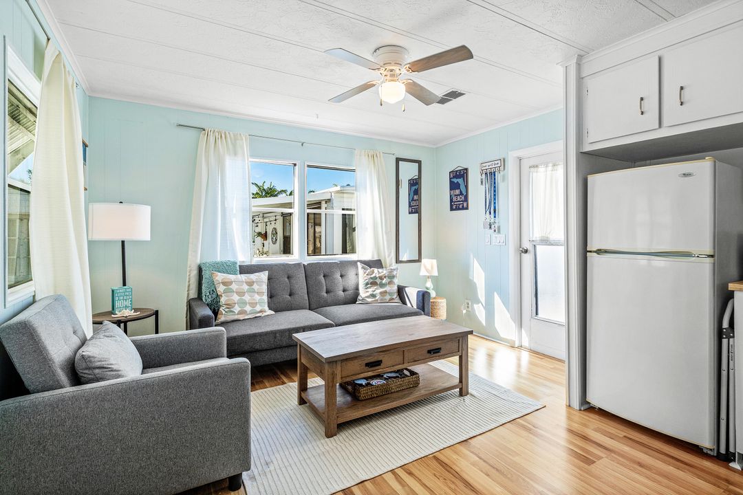 待售: $293,000 (1 贝兹, 1 浴室, 360 平方英尺)