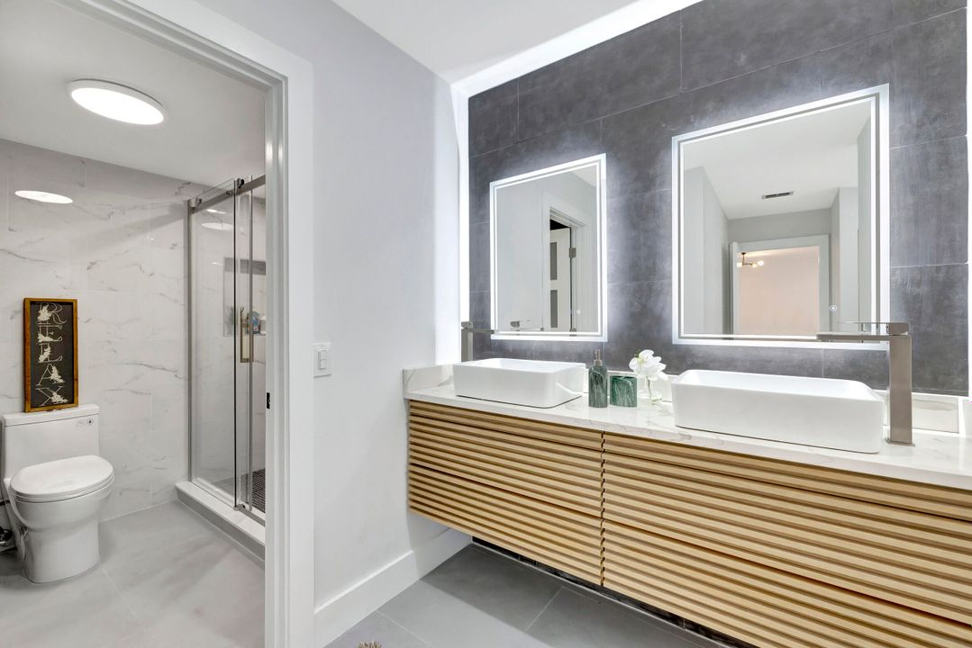 For Sale: $359,000 (2 beds, 2 baths, 1216 Square Feet)