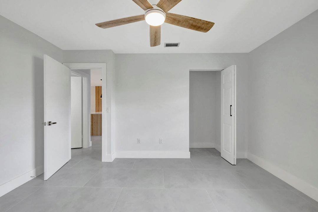 For Sale: $359,000 (2 beds, 2 baths, 1216 Square Feet)