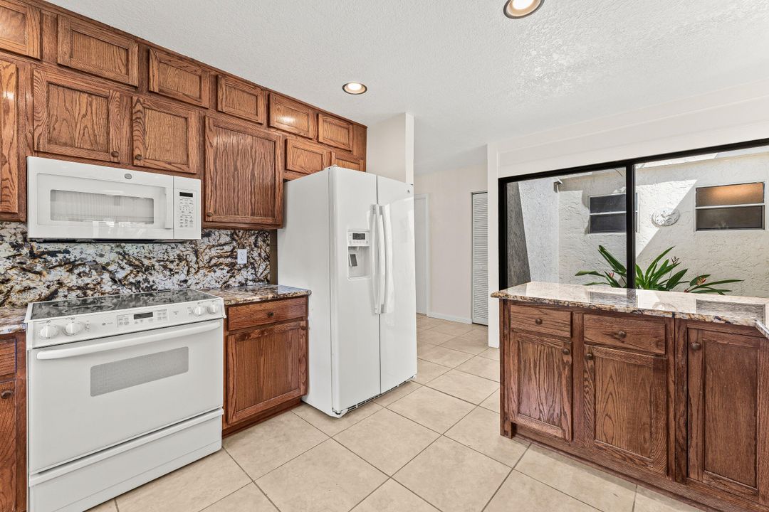 Active With Contract: $432,000 (3 beds, 2 baths, 1651 Square Feet)