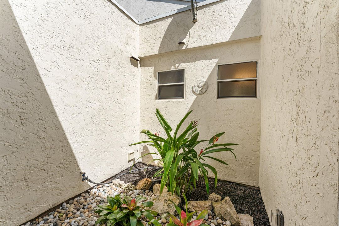 Active With Contract: $432,000 (3 beds, 2 baths, 1651 Square Feet)