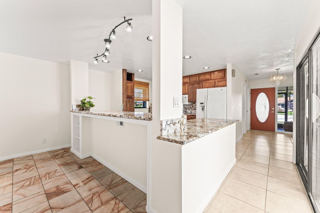 Active With Contract: $432,000 (3 beds, 2 baths, 1651 Square Feet)