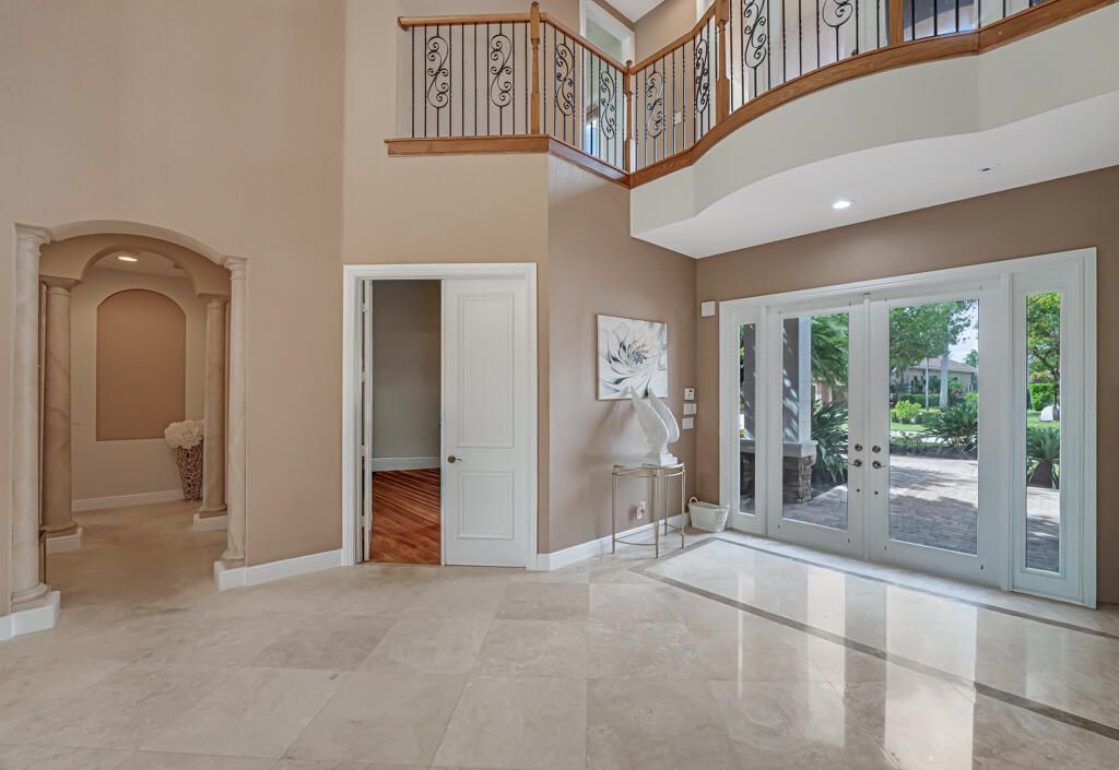 Active With Contract: $1,699,999 (5 beds, 6 baths, 5717 Square Feet)