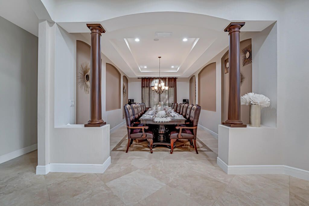 Active With Contract: $1,699,999 (5 beds, 6 baths, 5717 Square Feet)