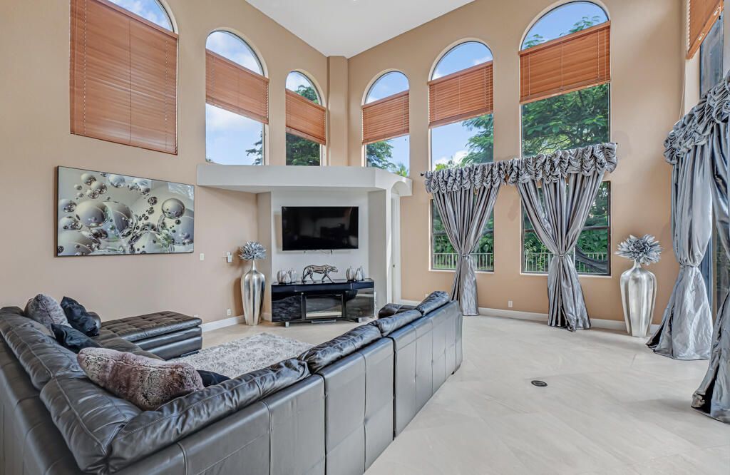 Active With Contract: $1,699,999 (5 beds, 6 baths, 5717 Square Feet)