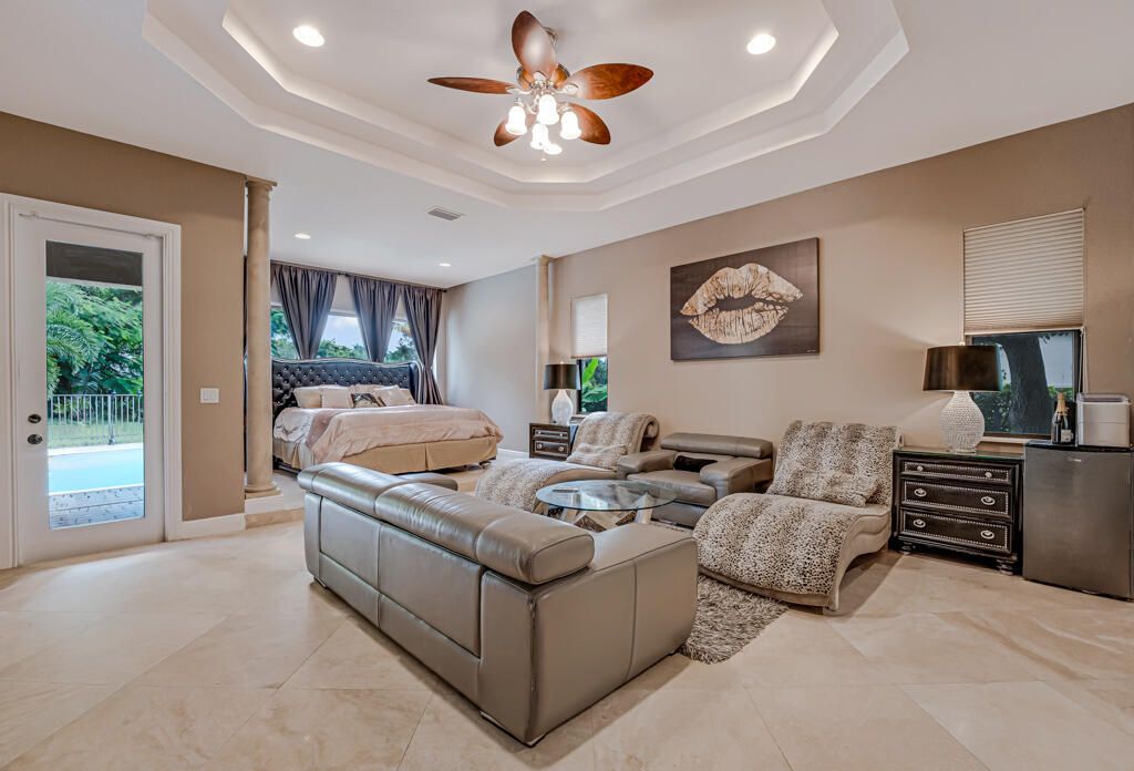 Active With Contract: $1,699,999 (5 beds, 6 baths, 5717 Square Feet)