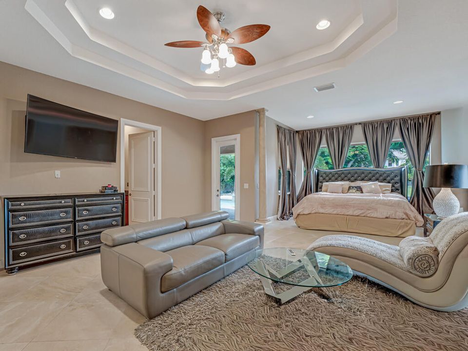 Active With Contract: $1,699,999 (5 beds, 6 baths, 5717 Square Feet)