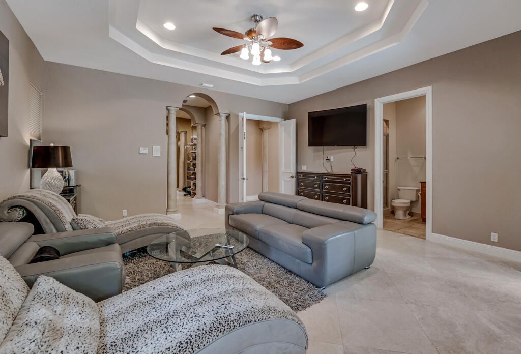 Active With Contract: $1,699,999 (5 beds, 6 baths, 5717 Square Feet)