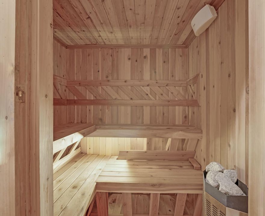 Active With Contract: $1,699,999 (5 beds, 6 baths, 5717 Square Feet)