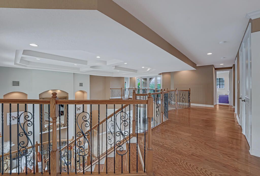 Active With Contract: $1,699,999 (5 beds, 6 baths, 5717 Square Feet)