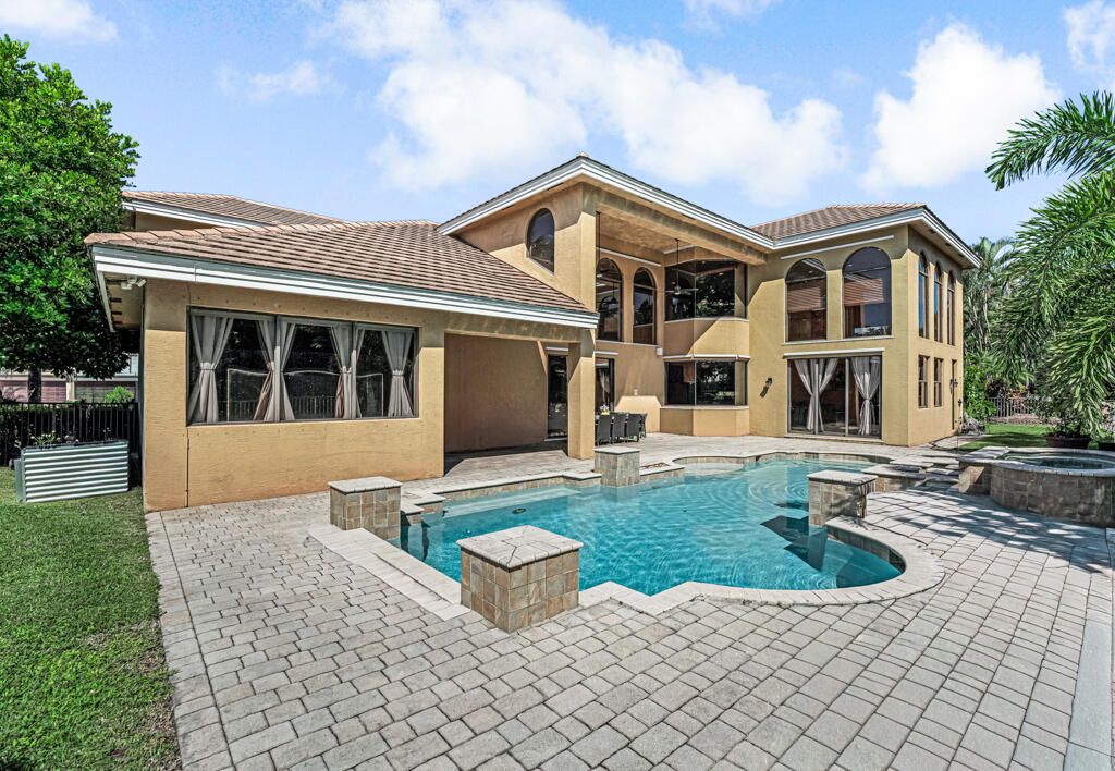 Active With Contract: $1,699,999 (5 beds, 6 baths, 5717 Square Feet)