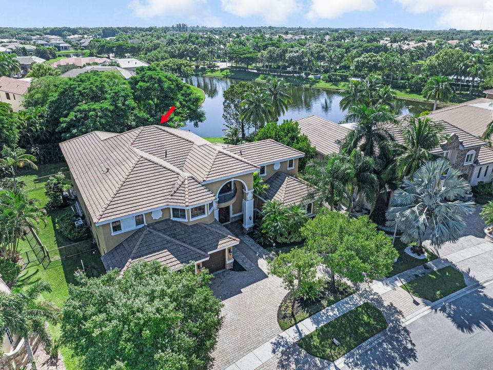 Active With Contract: $1,699,999 (5 beds, 6 baths, 5717 Square Feet)