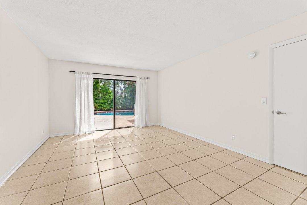 Active With Contract: $432,000 (3 beds, 2 baths, 1651 Square Feet)