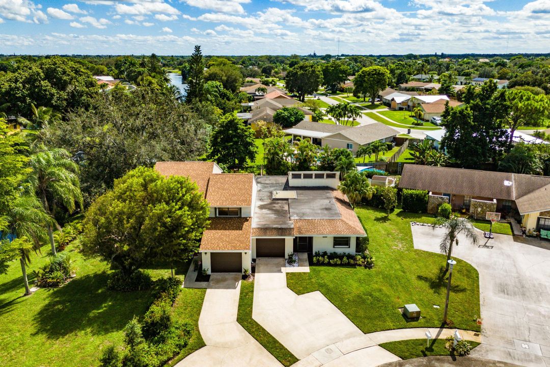 Active With Contract: $432,000 (3 beds, 2 baths, 1651 Square Feet)