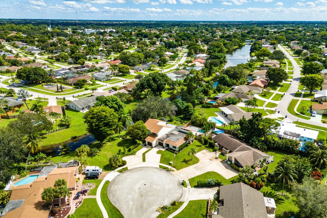 Active With Contract: $432,000 (3 beds, 2 baths, 1651 Square Feet)