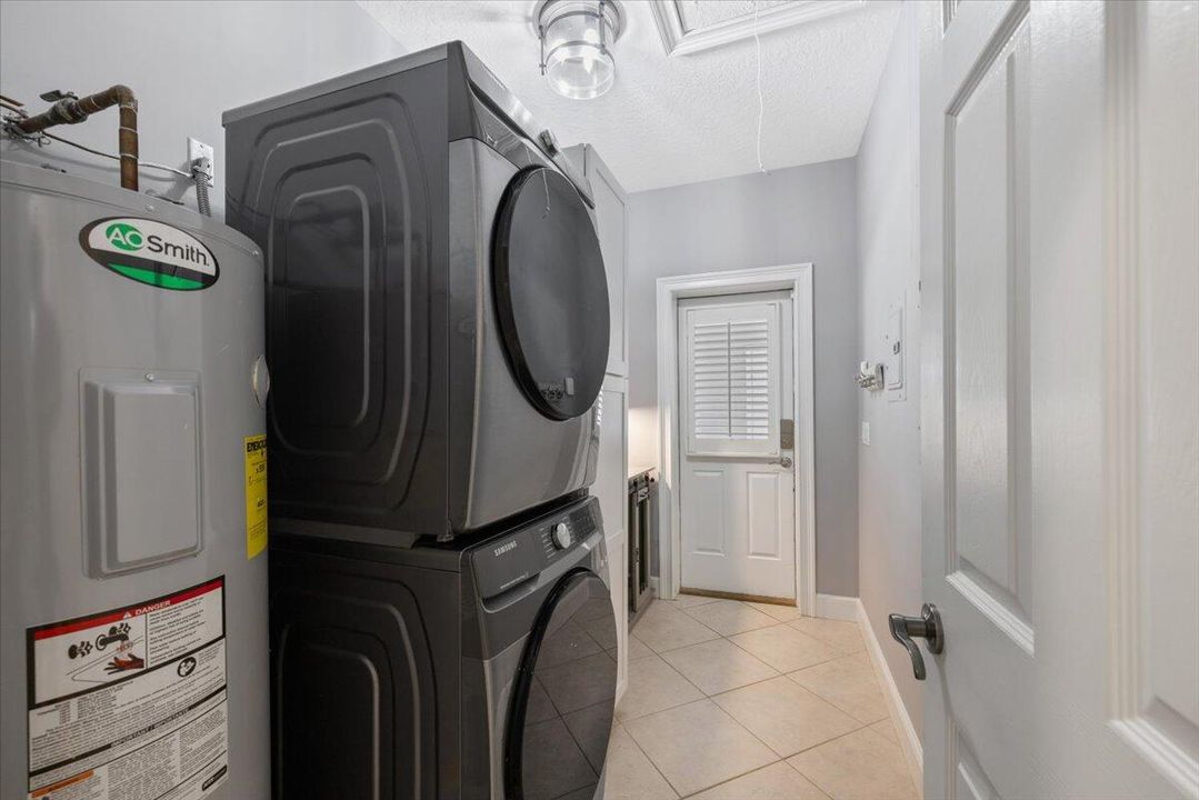 For Sale: $760,000 (4 beds, 3 baths, 2690 Square Feet)