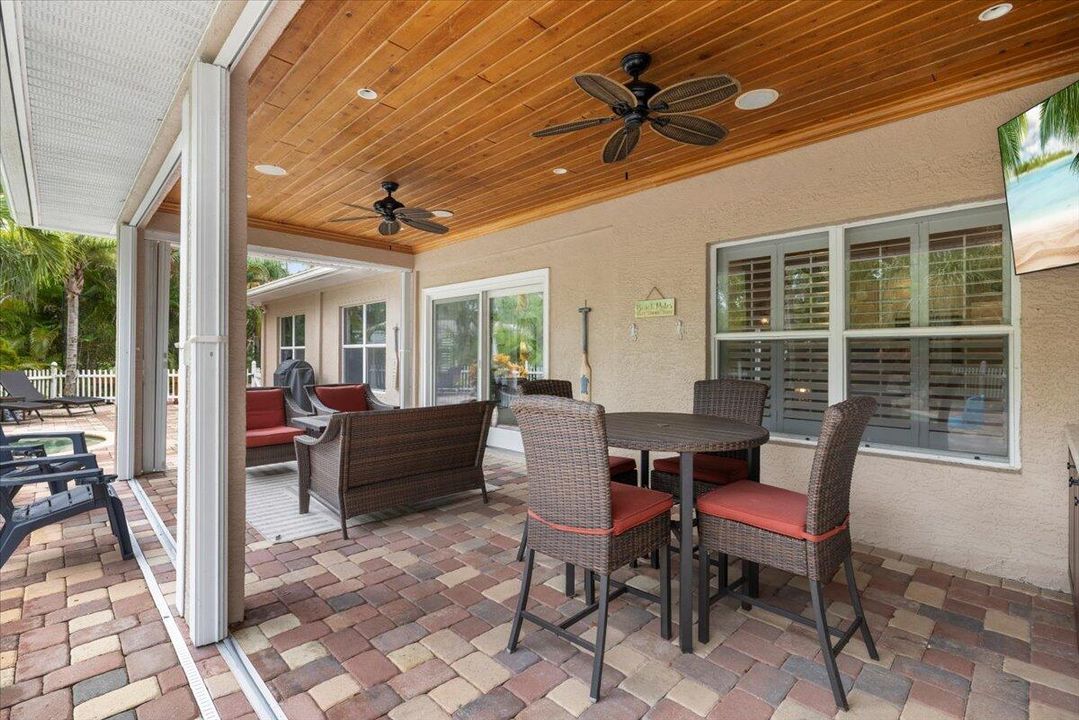 For Sale: $760,000 (4 beds, 3 baths, 2690 Square Feet)