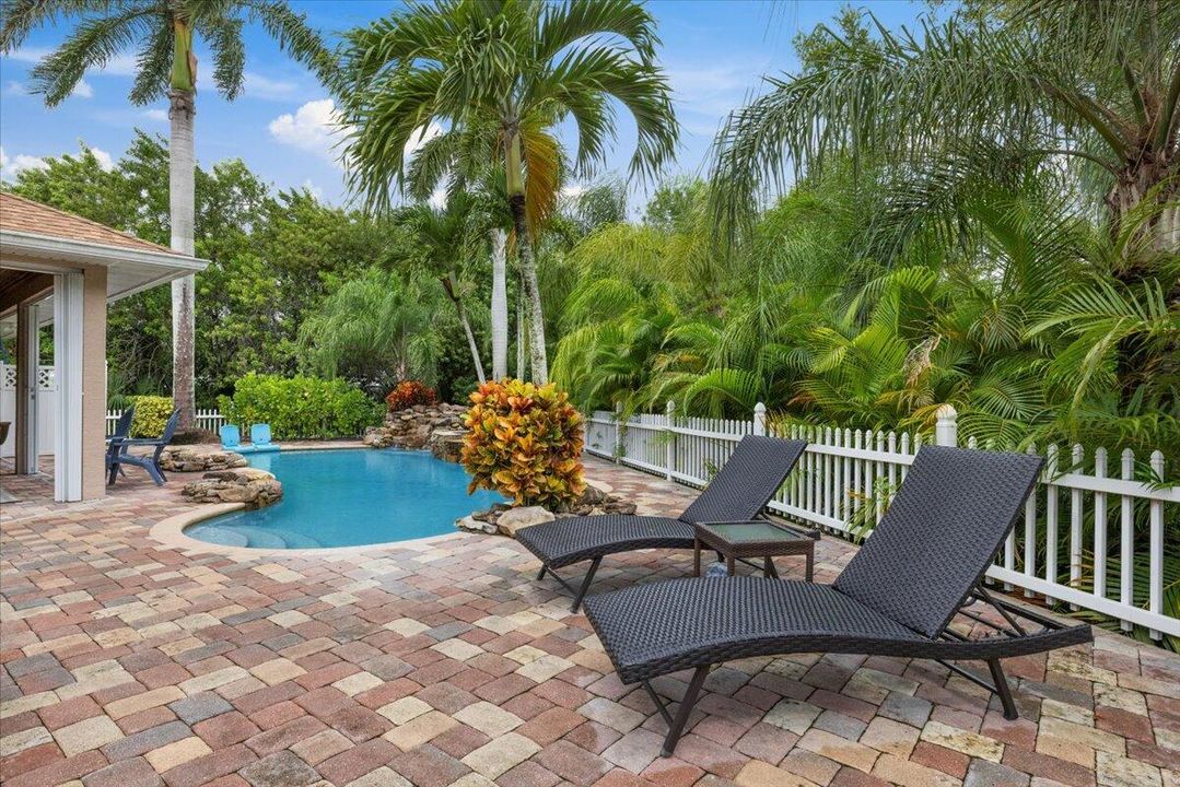 For Sale: $760,000 (4 beds, 3 baths, 2690 Square Feet)