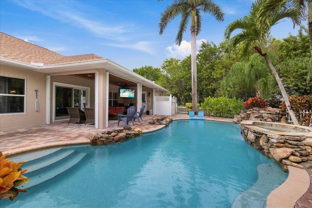 For Sale: $760,000 (4 beds, 3 baths, 2690 Square Feet)