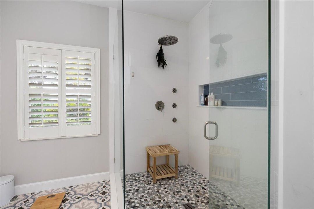 For Sale: $760,000 (4 beds, 3 baths, 2690 Square Feet)