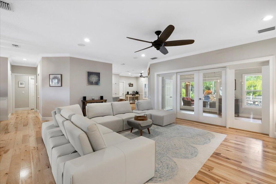 For Sale: $760,000 (4 beds, 3 baths, 2690 Square Feet)