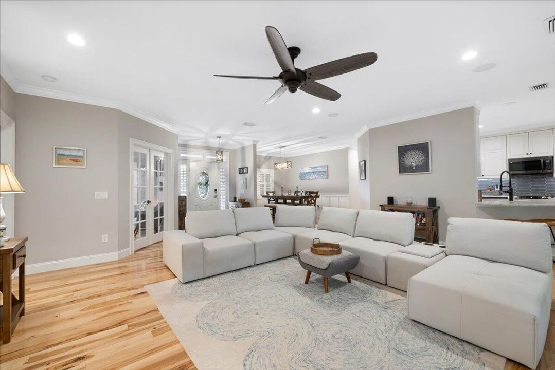 For Sale: $760,000 (4 beds, 3 baths, 2690 Square Feet)