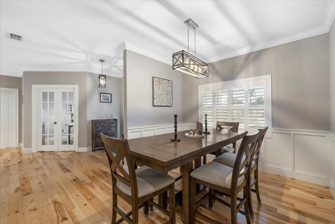 For Sale: $760,000 (4 beds, 3 baths, 2690 Square Feet)