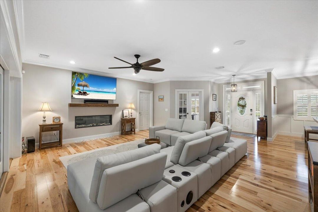 For Sale: $760,000 (4 beds, 3 baths, 2690 Square Feet)