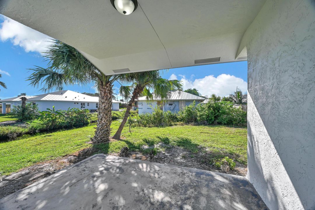 Под контрактом: $359,900 (3 спален, 2 ванн, 1114 Квадратных фут)