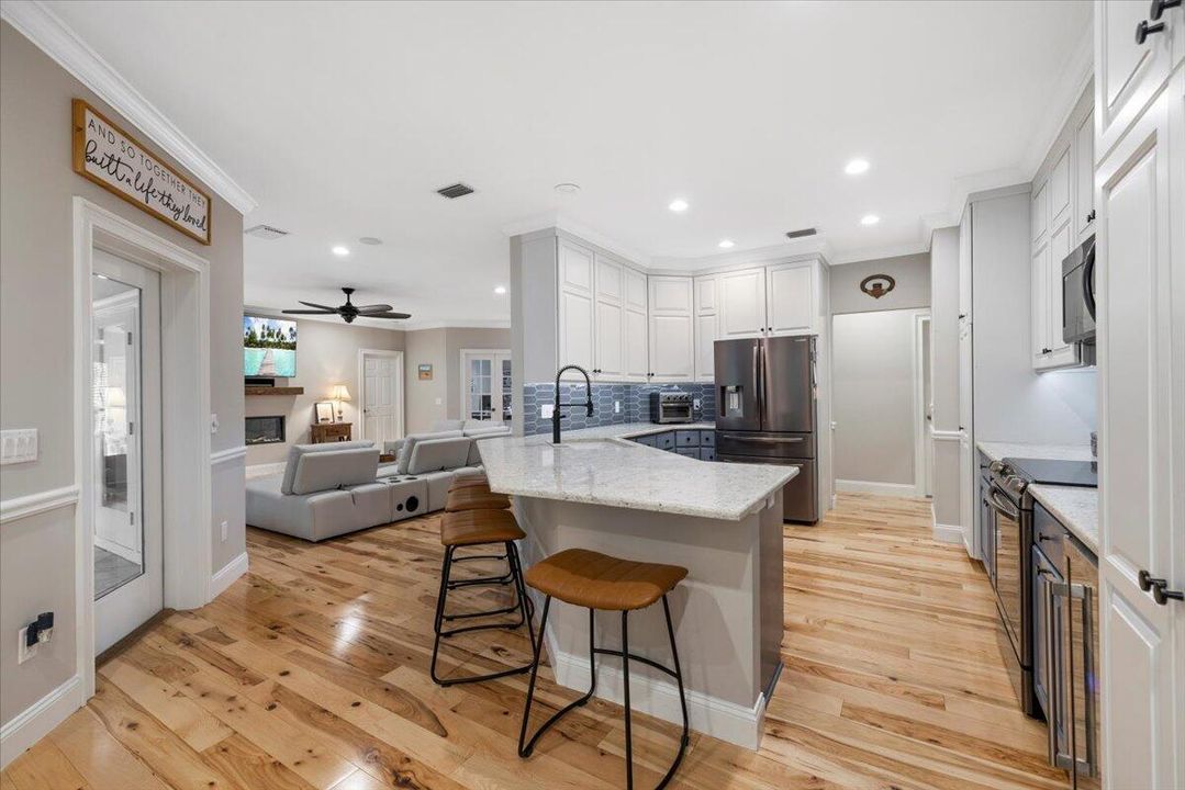 For Sale: $760,000 (4 beds, 3 baths, 2690 Square Feet)