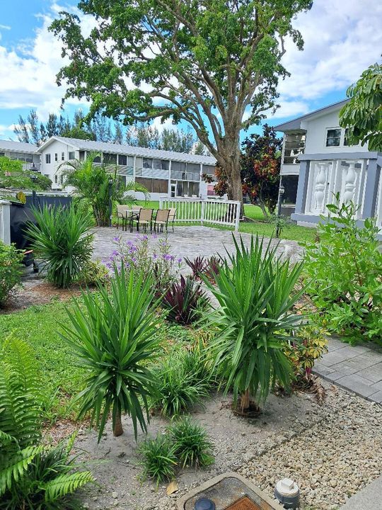 For Sale: $79,000 (1 beds, 1 baths, 684 Square Feet)