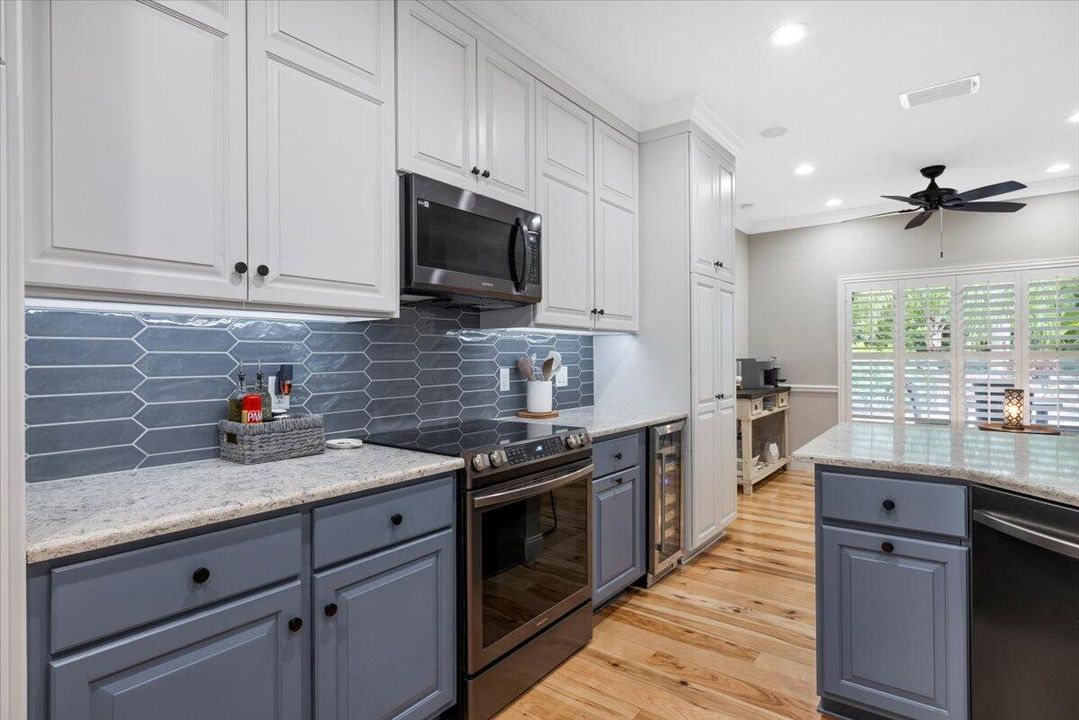 For Sale: $760,000 (4 beds, 3 baths, 2690 Square Feet)