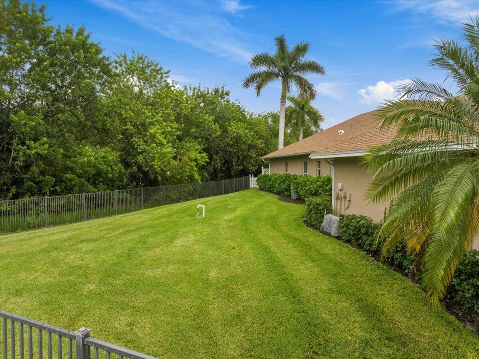 For Sale: $760,000 (4 beds, 3 baths, 2690 Square Feet)