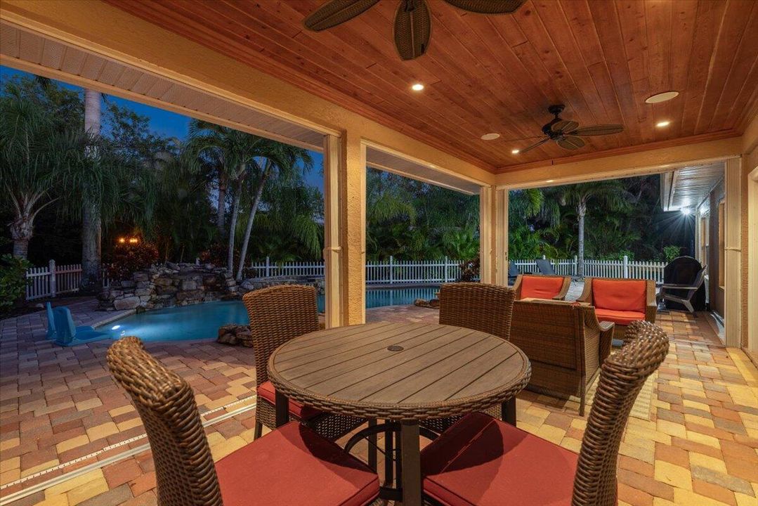 For Sale: $760,000 (4 beds, 3 baths, 2690 Square Feet)