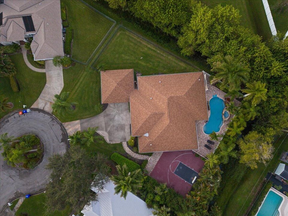 For Sale: $760,000 (4 beds, 3 baths, 2690 Square Feet)