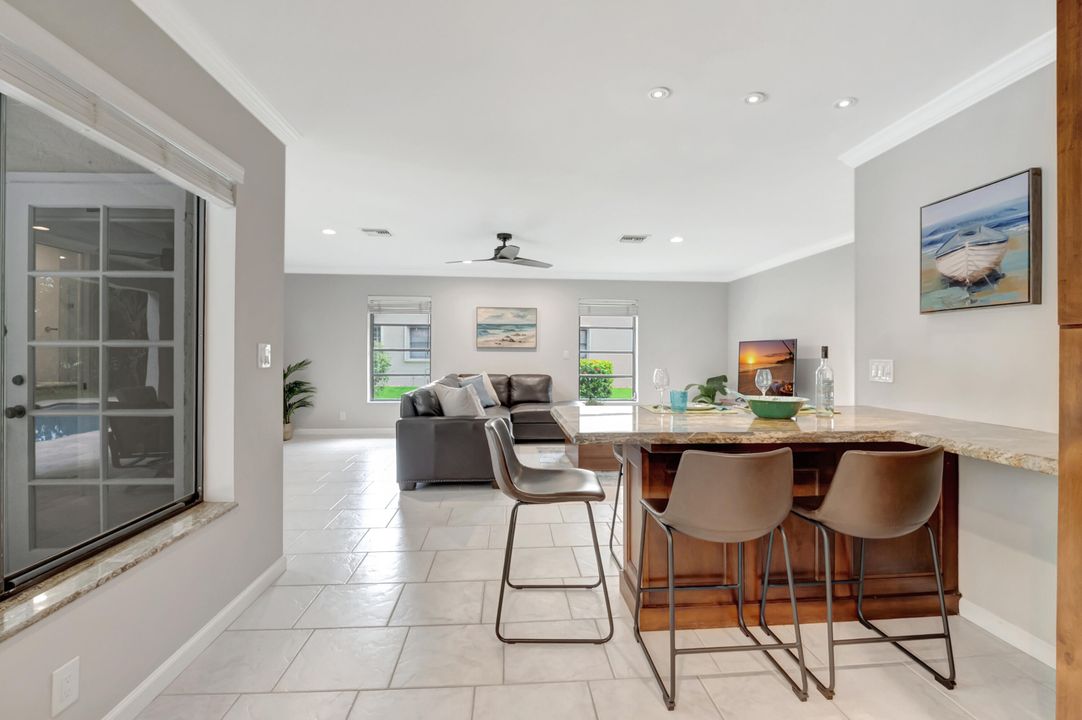 出租: $8,500 (4 贝兹, 3 浴室, 3023 平方英尺)