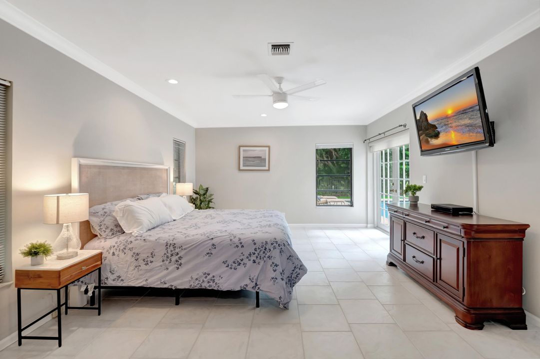 出租: $8,500 (4 贝兹, 3 浴室, 3023 平方英尺)