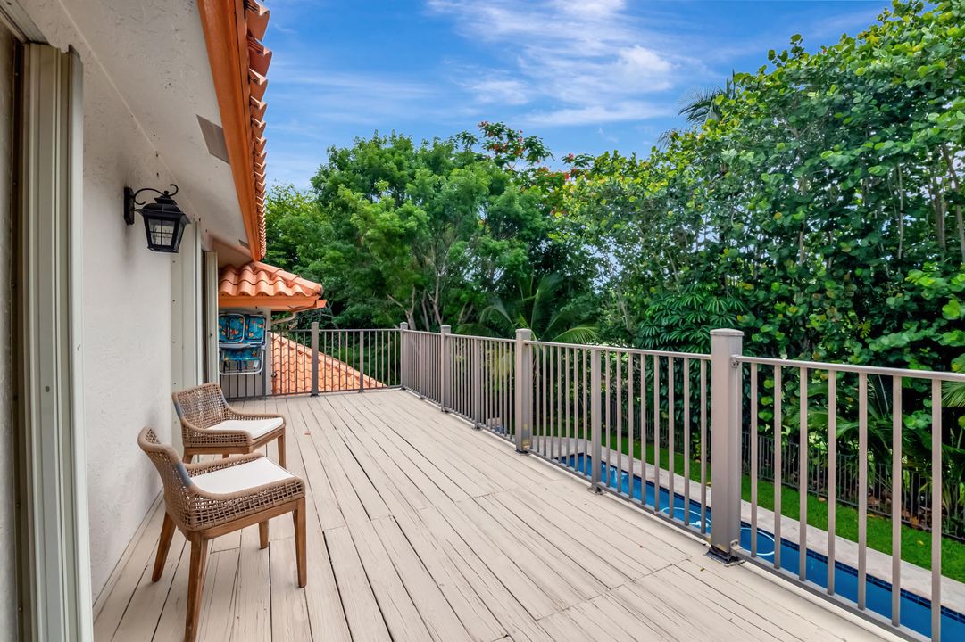 出租: $8,500 (4 贝兹, 3 浴室, 3023 平方英尺)