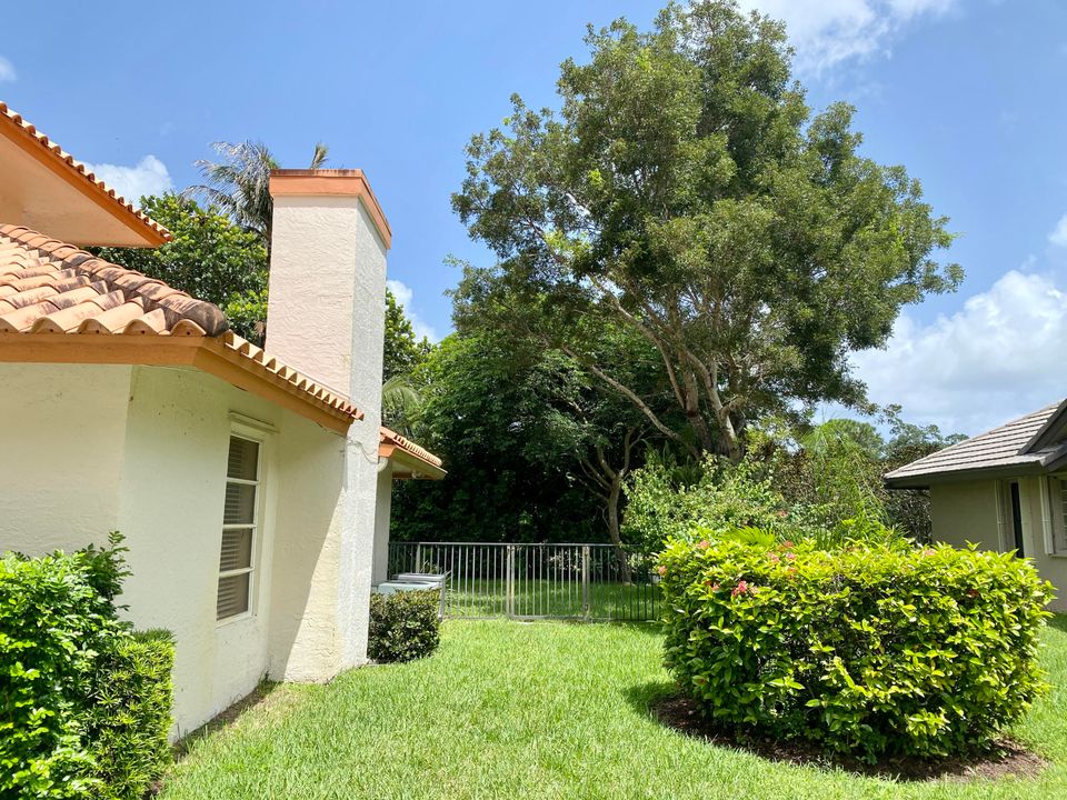 出租: $8,500 (4 贝兹, 3 浴室, 3023 平方英尺)