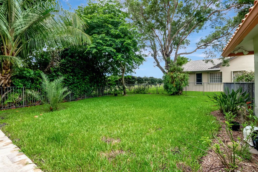 出租: $8,500 (4 贝兹, 3 浴室, 3023 平方英尺)