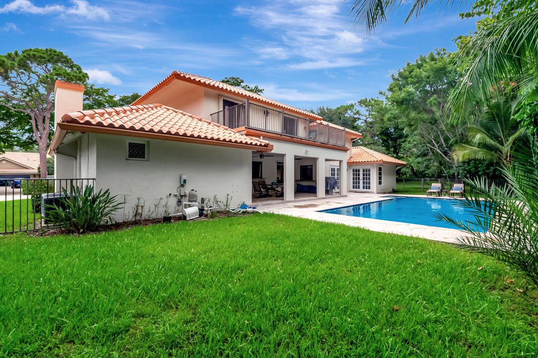 出租: $8,500 (4 贝兹, 3 浴室, 3023 平方英尺)