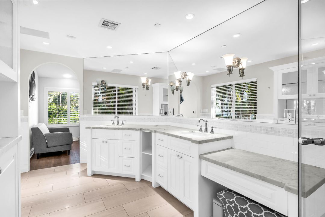 На продажу: $2,075,000 (2 спален, 2 ванн, 2307 Квадратных фут)