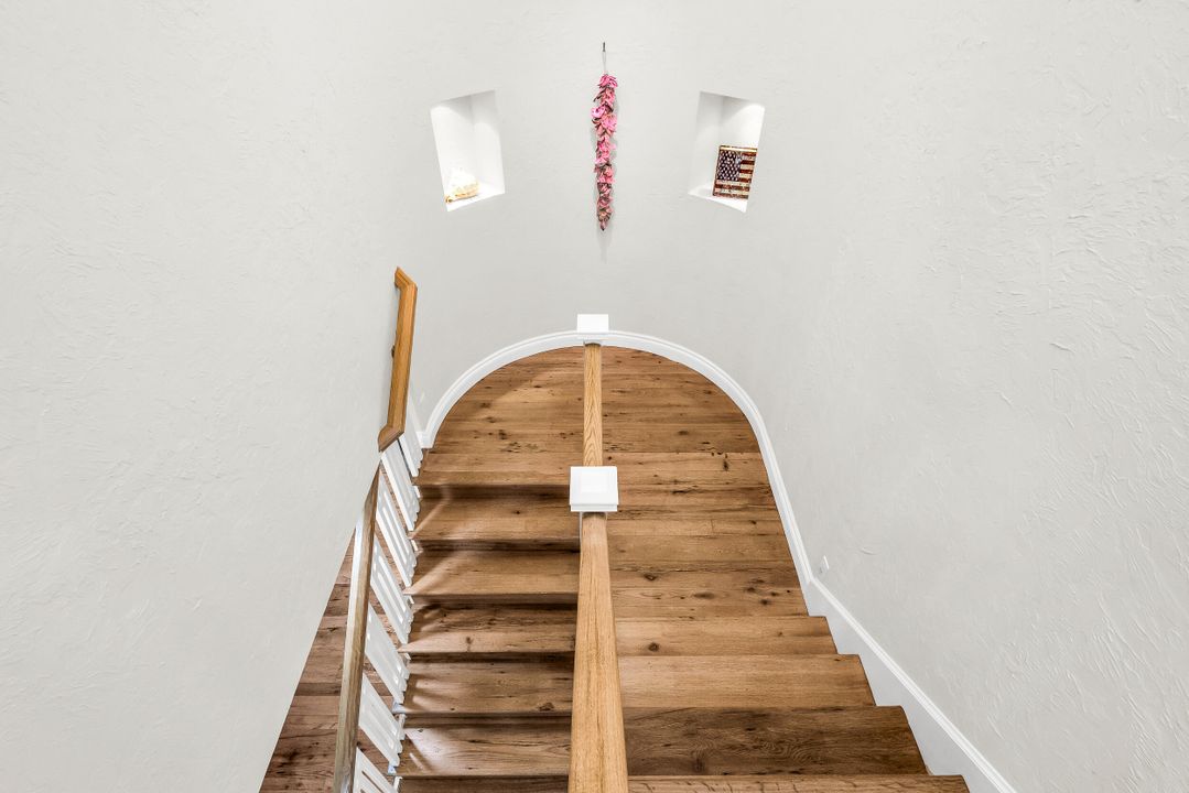 На продажу: $2,075,000 (2 спален, 2 ванн, 2307 Квадратных фут)