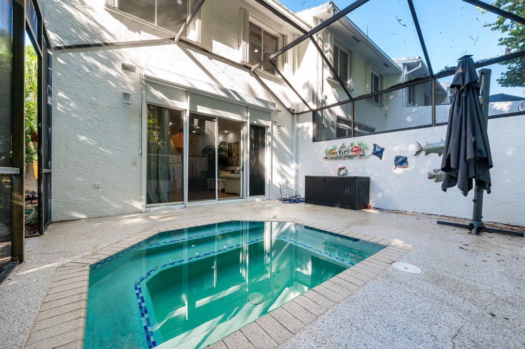 На продажу: $2,075,000 (2 спален, 2 ванн, 2307 Квадратных фут)