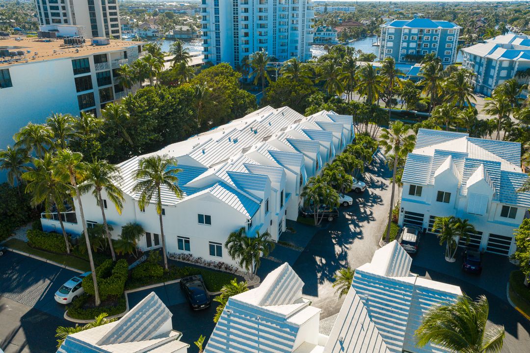 На продажу: $2,075,000 (2 спален, 2 ванн, 2307 Квадратных фут)