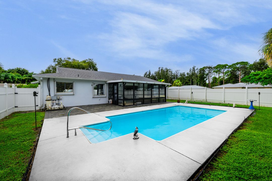 For Sale: $374,900 (3 beds, 2 baths, 1412 Square Feet)